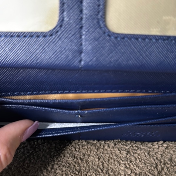 Tory Burch wannabe Navy Wallet - Picture 6 of 9